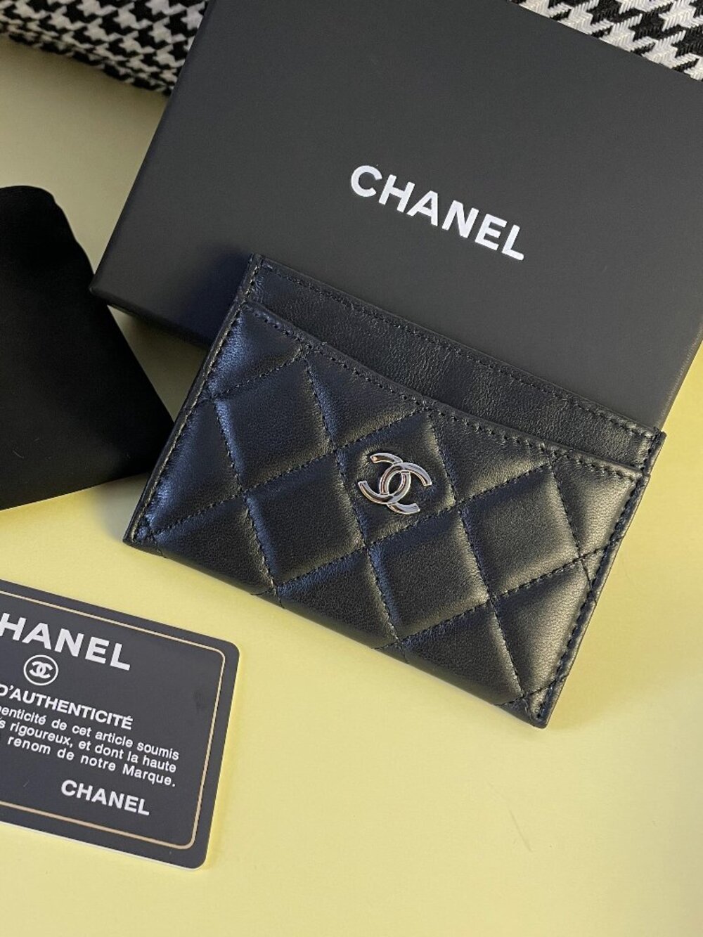 CHANEL Quilted Caviar Card Holder Quilted Diamond Lambskin Black with Silver CC